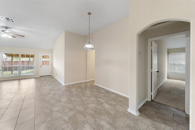 Building Photo - 273 Mesa View
