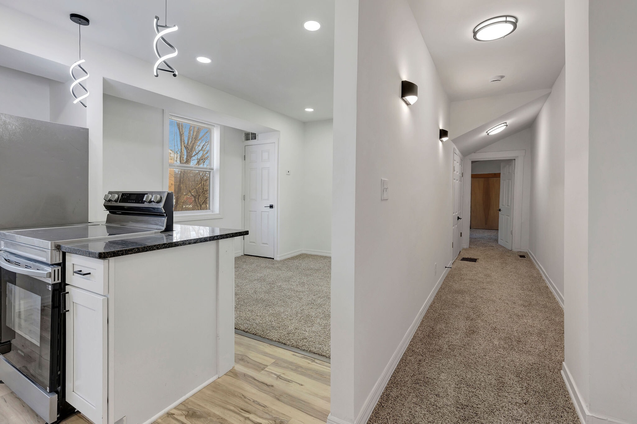 Building Photo - 422 Watkins St