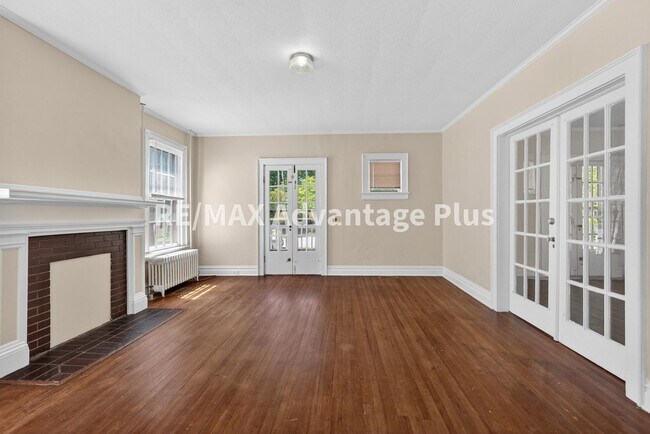 Building Photo - 106 Grove St