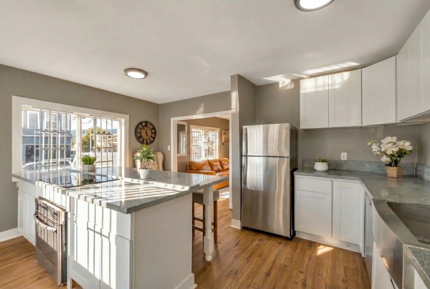 Building Photo - 8401 Plymouth St