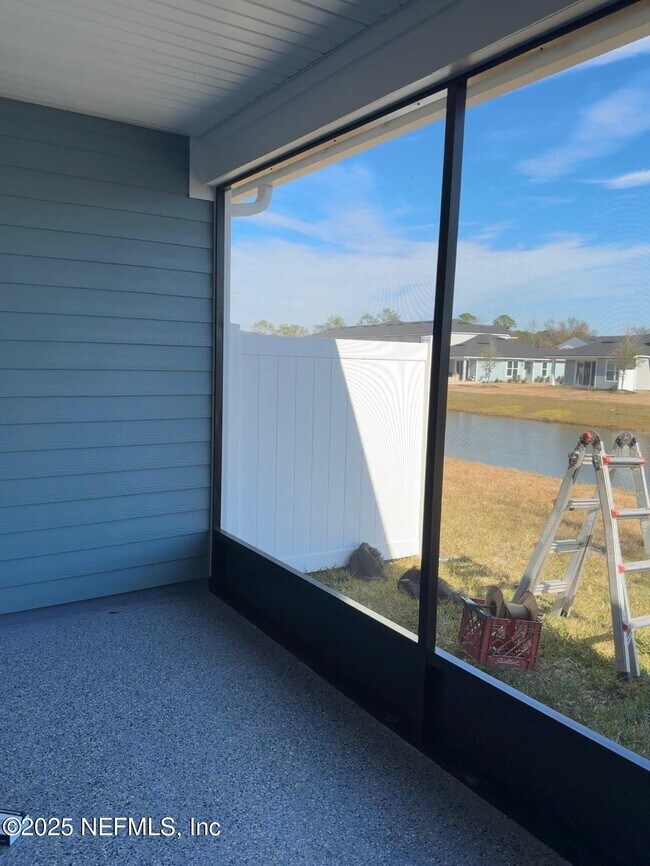 Building Photo - 213 Silver Myrtle Ct