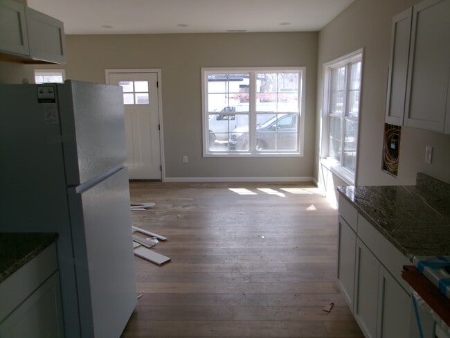 Building Photo - 619 Mayes Ln