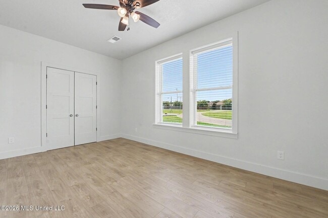 Building Photo - 15216 Shriners Blvd