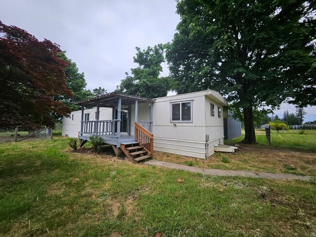 Primary Photo - Charming 3BR/1BA in Eagle Creek – W/D, Yar...