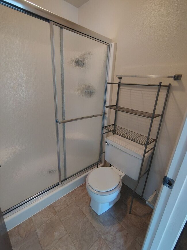 Building Photo - 1005 Sylvan Meadows Dr