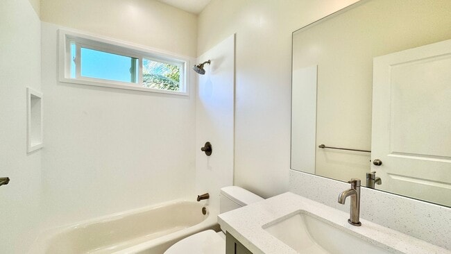 Building Photo - NEWLY BUILT SPACIOUS 2 BED/2 BATH/1 PRKG, ...