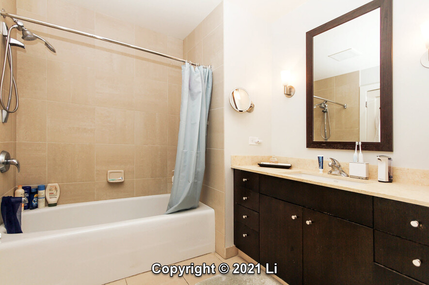 Spacious Updated Bathroom - 585 9th St