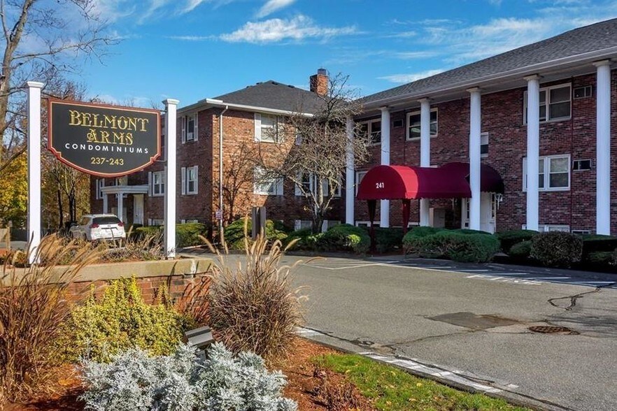 Building Photo - 241 Main St