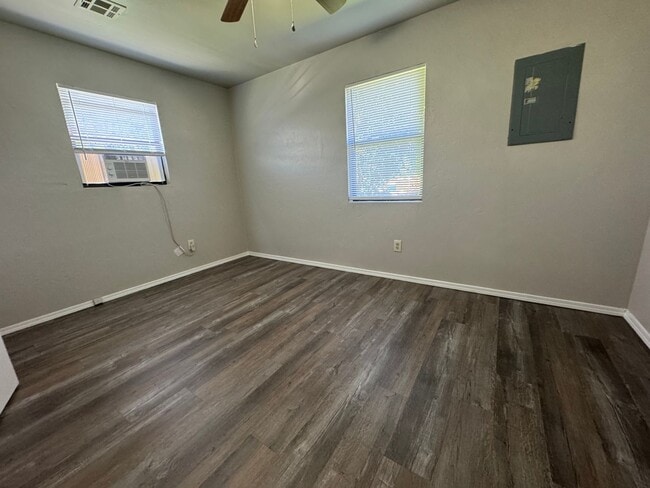 Building Photo - Cozy 3 Bedroom 1 bathroom home in Sapulpa! Pet Friendly