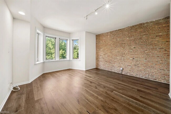 Building Photo - 2757 W Logan Blvd