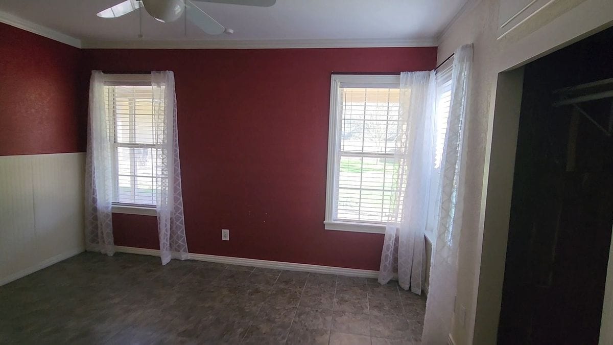 Building Photo - 1635 Sam Houston Dr