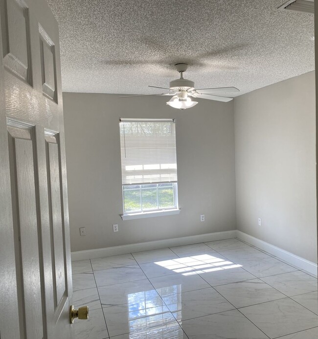 Building Photo - Deltona - 4 Bedroom, 2 Bathroom -  $2,195.00