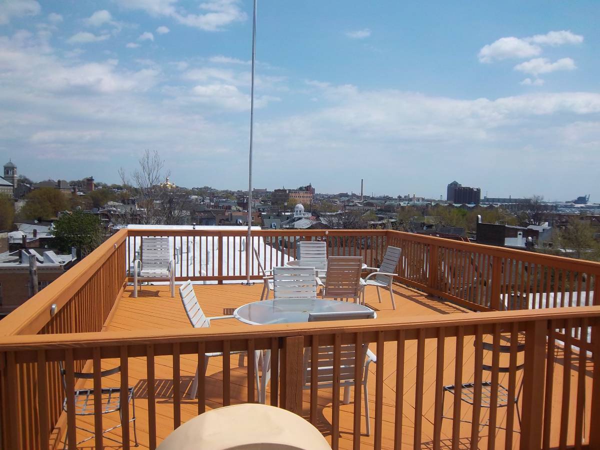 Roof Top Deck - 510 S Ann St
