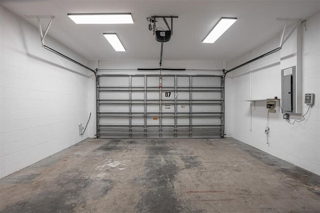 Building Photo - 3204 W Empedrado St