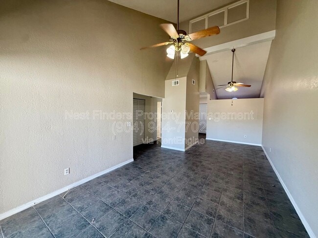 Building Photo - 2429 N Seabury Pl