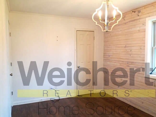 Building Photo - Comfortable 3-Bed, 2-Bath Rental in Quiet ...