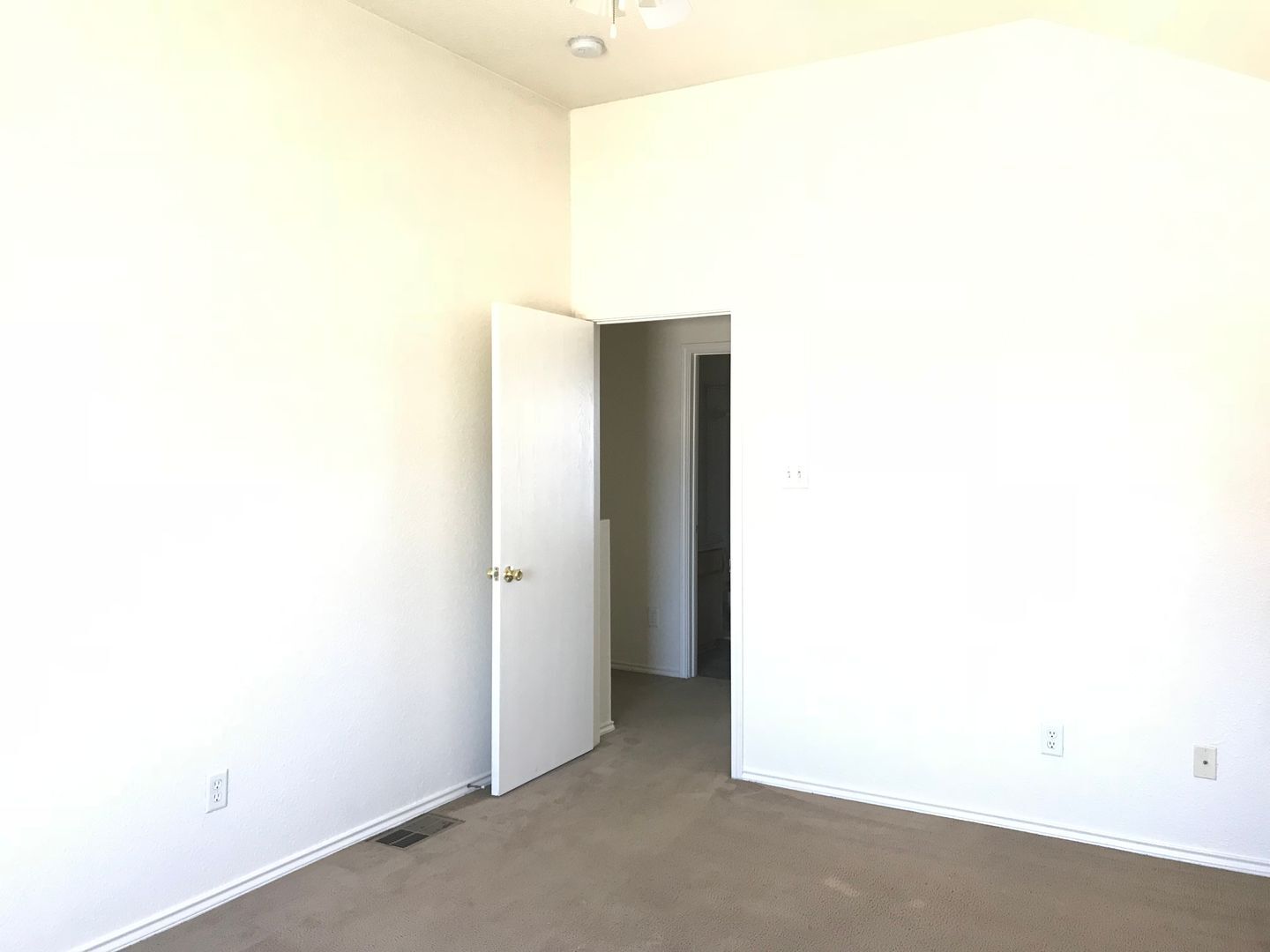 Building Photo - 4405 Abigail Dr