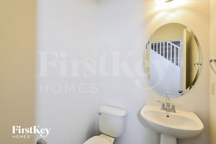 Building Photo - 9328 Euphoria Rose Ave