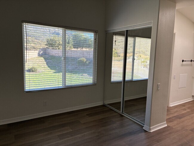 Building Photo - Newly Updated 4-bedroom, 3-bathroom home located in a great area of San Bernardino