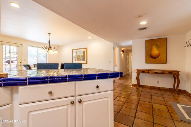Building Photo - 3752 E Calle Guaymas