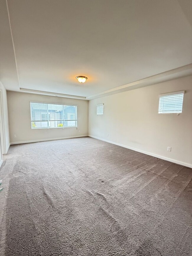 Building Photo - Spacious 3BR Home in Arcadia Terrace