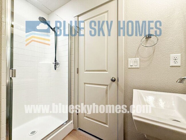 Building Photo - 2312 E Spice Lp