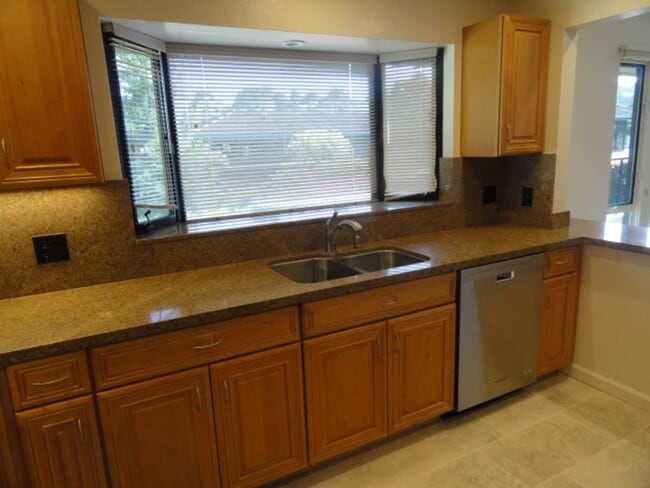 Building Photo - Condo in Active Adult Community