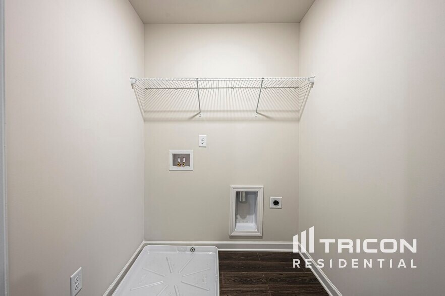 Building Photo - 409 Curlin Ct