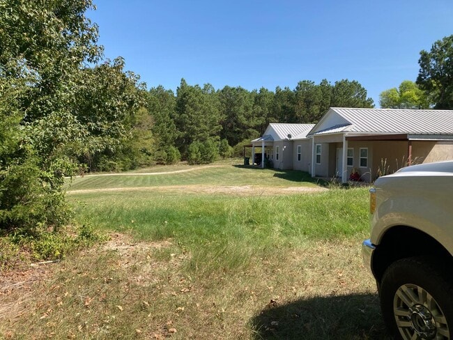 Building Photo - 230 CR 122