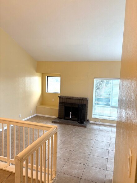 Primary Photo - 2009 Orchard Dr