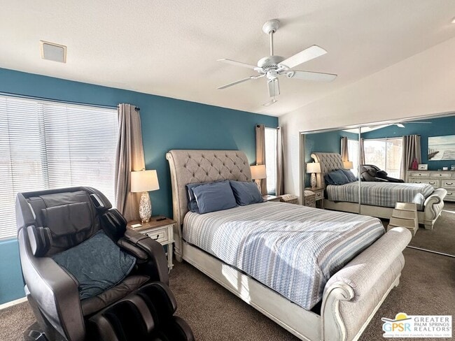 Building Photo - 9939 Vía Real