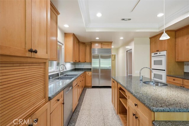 Building Photo - 2 Santa Bella Rd