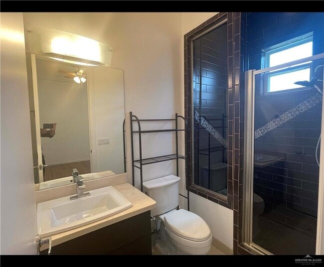 Building Photo - 23 E St