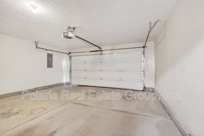 Building Photo - 439 Venus Dr