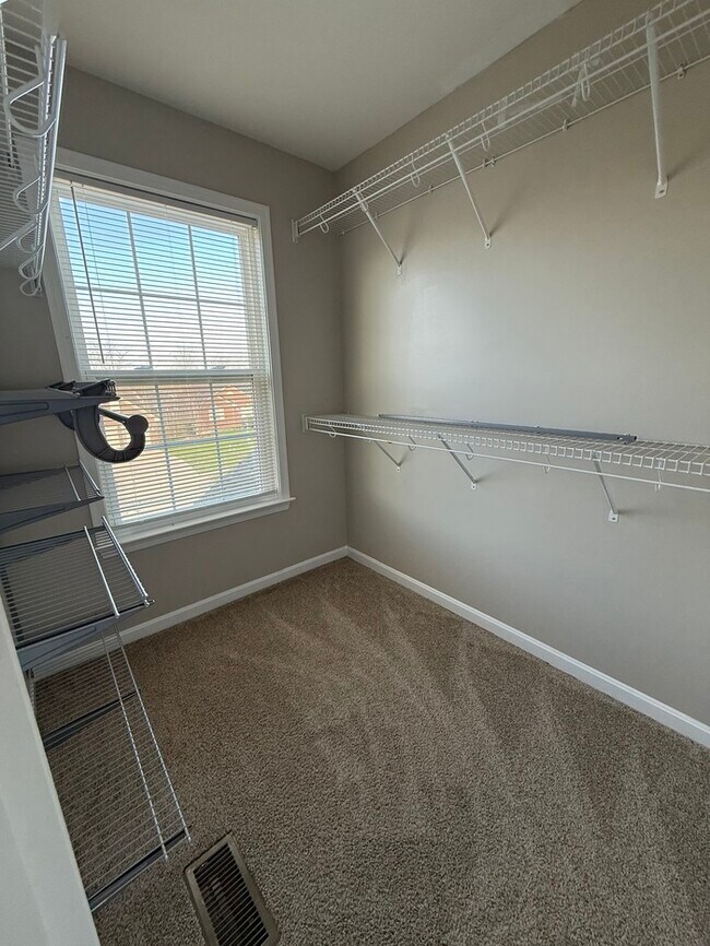 Building Photo - Single Family Home