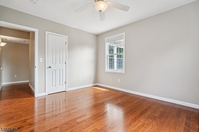 Building Photo - 141 Walnut St