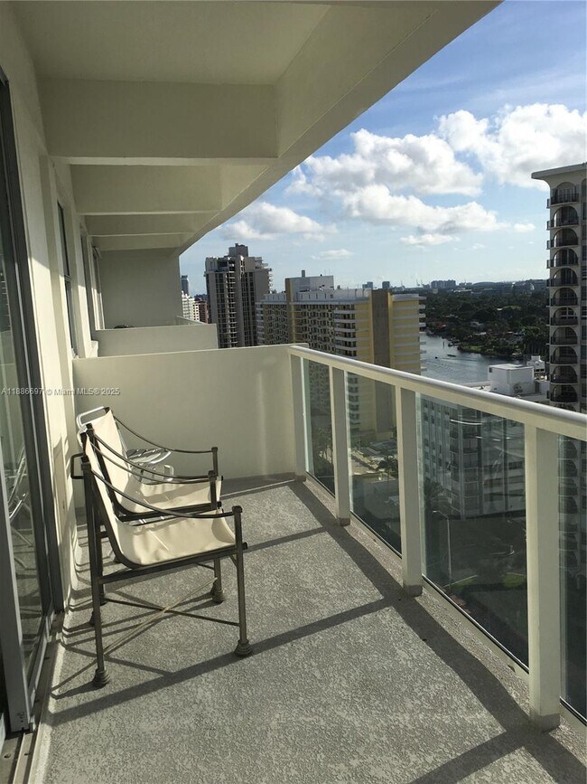 Building Photo - 5701 Collins Ave
