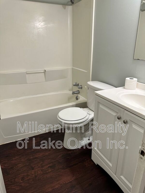 Building Photo - 603 Lenox Ave