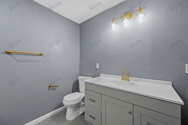 Building Photo - 2517 Tisinger Ave