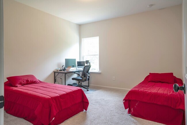 Building Photo - Spacious 4BR House in Raleigh