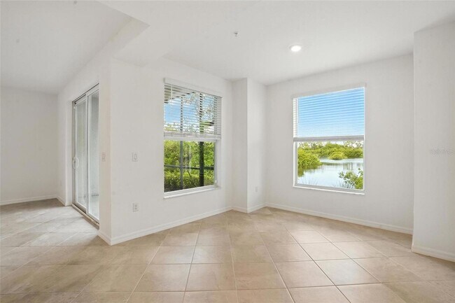 Building Photo - 14281 Heritage Landing Blvd