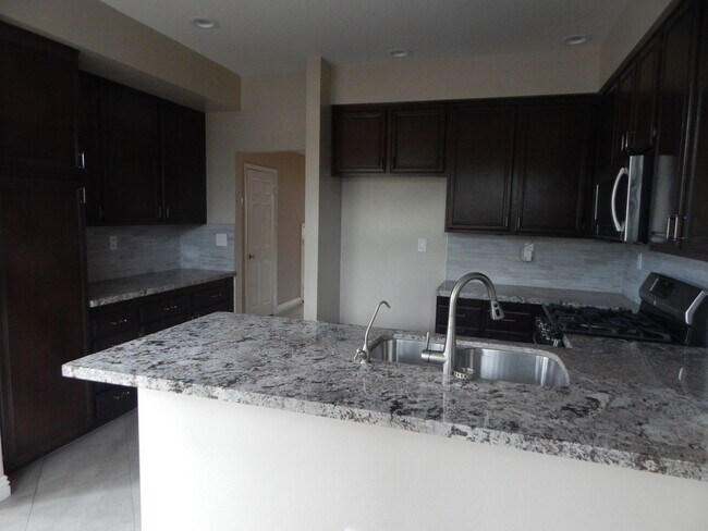 Building Photo - Sera Brisa Condo in Rancho Santa Margarita