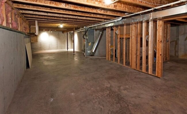 Building Photo - Welcome home to this stunning 4-bedroom, 2.5-bath residence in the highly sought-after Williamsga...