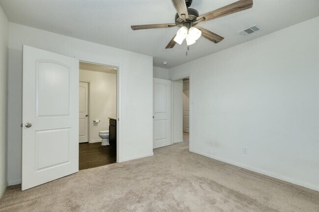 Building Photo - 5033 Cressler Ln