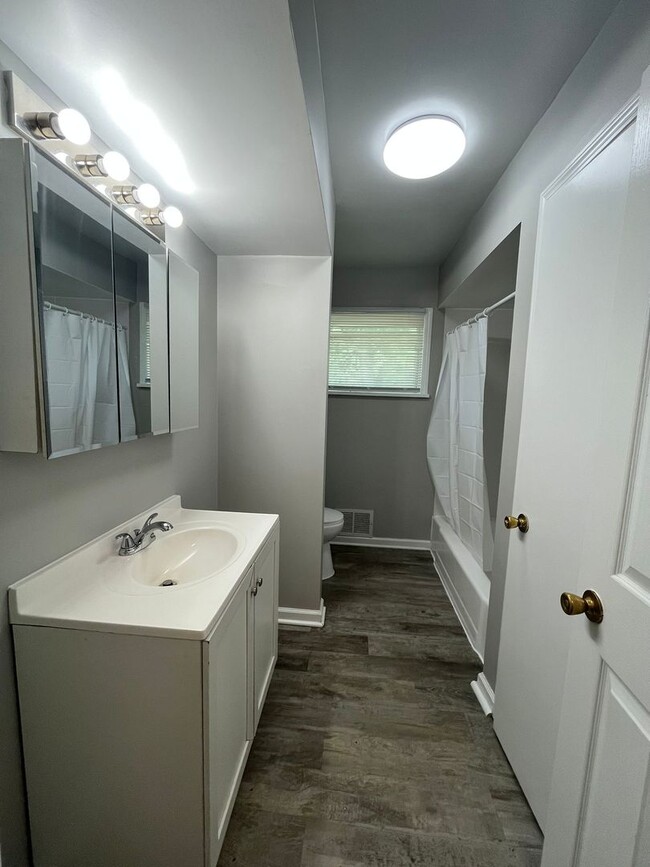 Building Photo - WOW! This is a Home! 3-bedroom, 1-bath hom...