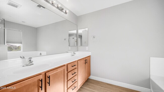 Building Photo - 4349 S Helix