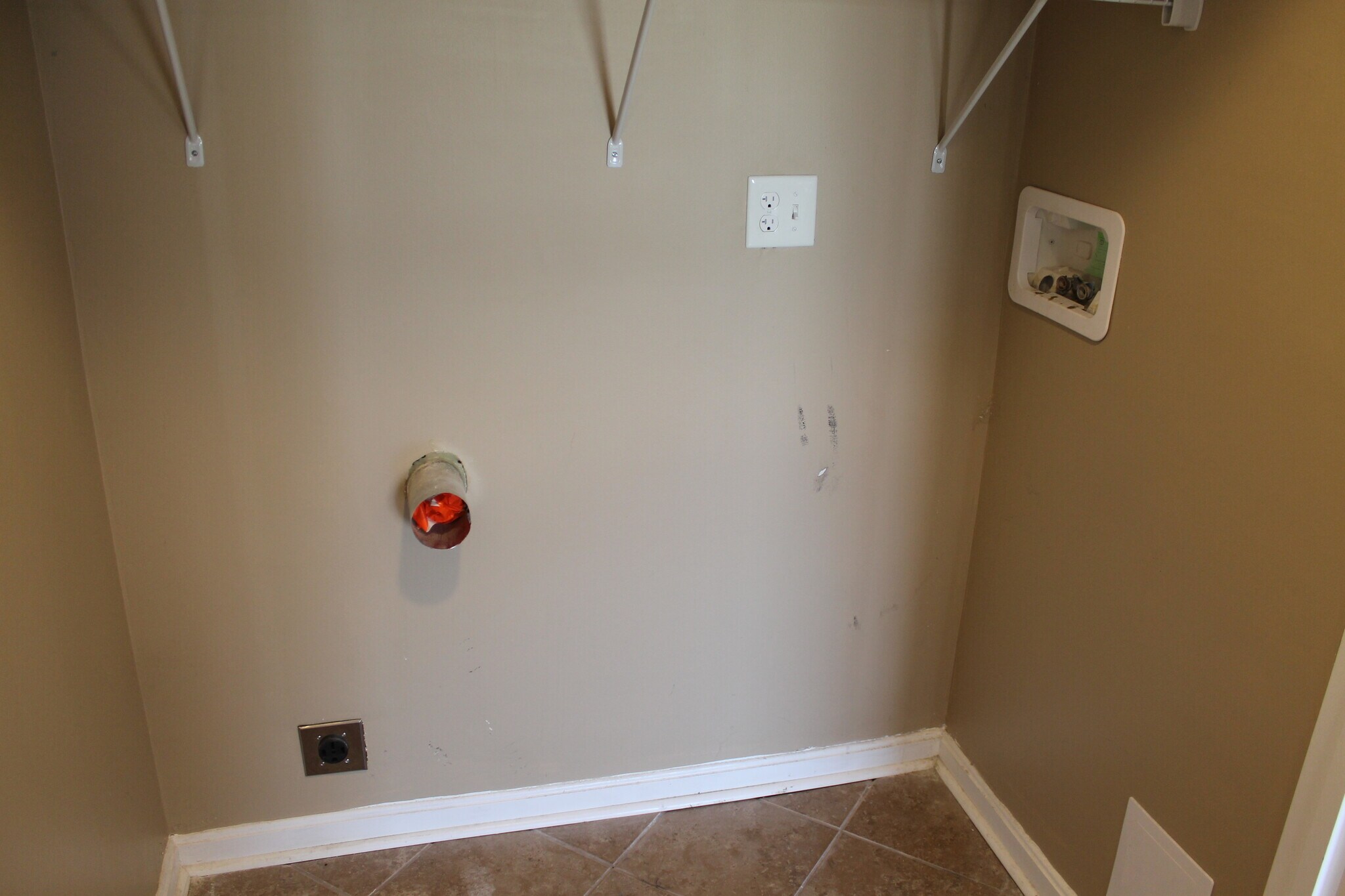 Building Photo - 5516 Brokers Tip Ln