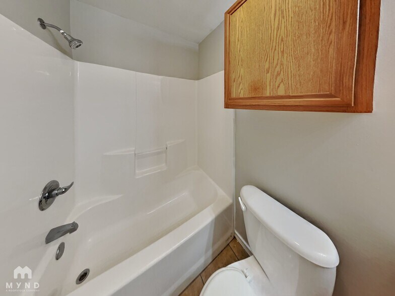 Building Photo - 516 N Brentwood Ave