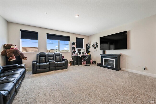 Building Photo - 1245 Pacific Pl