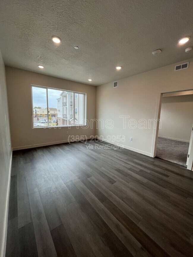 Building Photo - 155 9th St